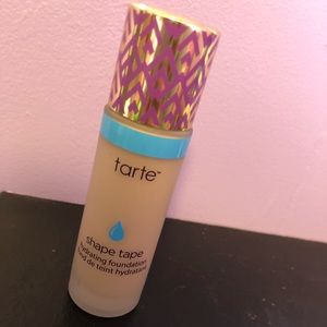 Shape Tape hydrating foundation